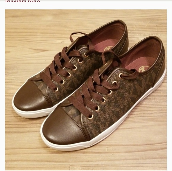 Michael Kors Shoes - ⭐️HP⭐️Michael Kors Brown City Sneakers
